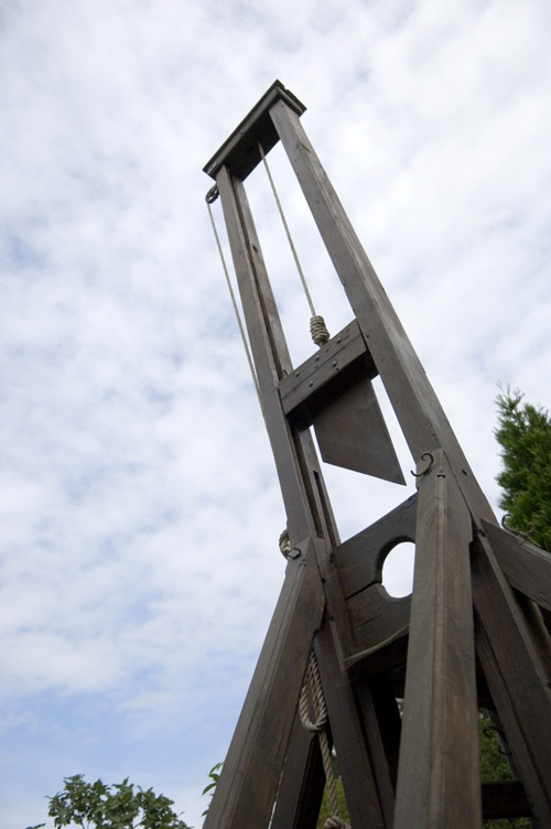 guillotine.jpg