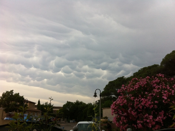 Nuages mammatus  Frjus le 16 juin 2015